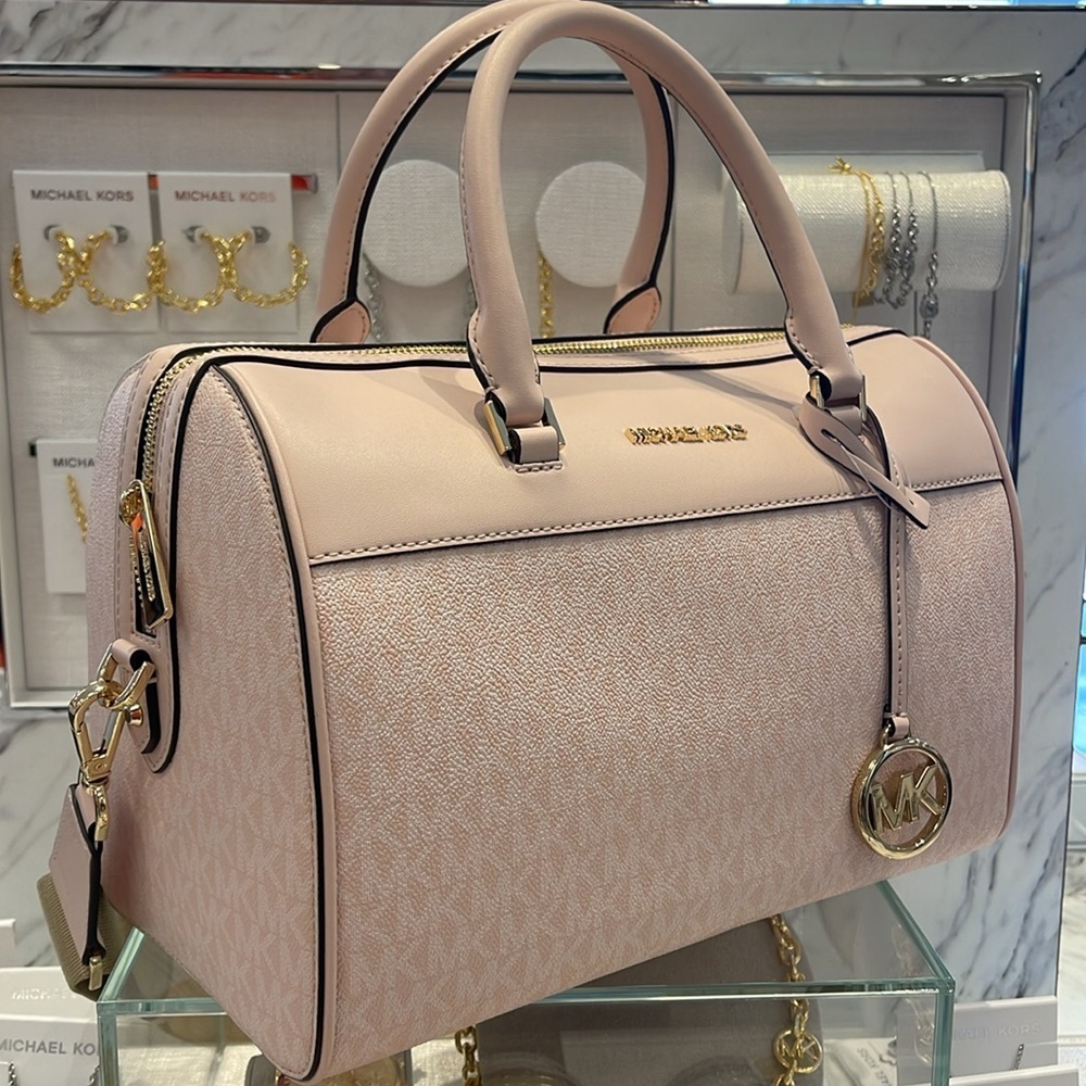 Michael Kors med Duffle Satchel Crossbody Bag Travel
Light Powder Blush
NWT